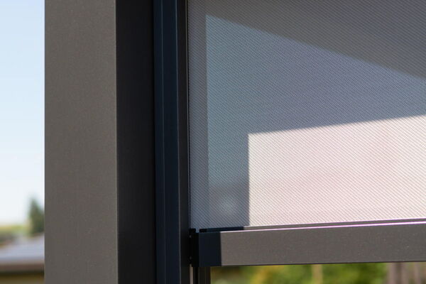 Sonnenstoren und Senkrechtstoren Schneider Storen AG
